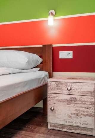Хостелы Station Hostel Харьков Стандартный двухместный номер с 1 кроватью и общей ванной комнатой-10